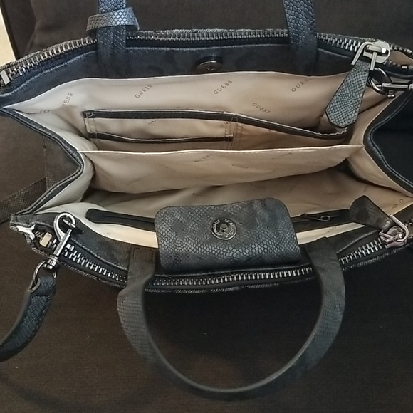 GUESS Handbag and Matching Wallet - Picture 3 of 4